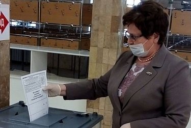 Стартовало голосование по поправкам в Конституцию